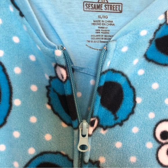 Cookie Monster Onesie Pajamas For Adult & Teens, Size XL - Picture 5 of 10